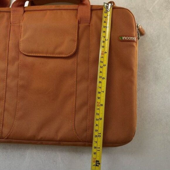 Incase Orange Laptop Shoulder Bag with handles EUC - Picture 3 of 11